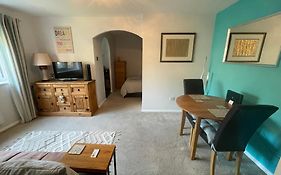 Beautiful Peaceful Studio Flat